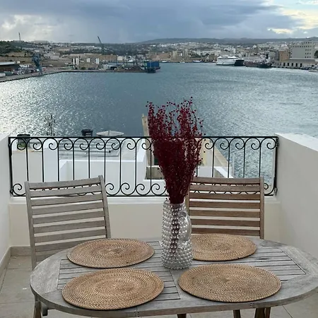 Gardjola House By Holi