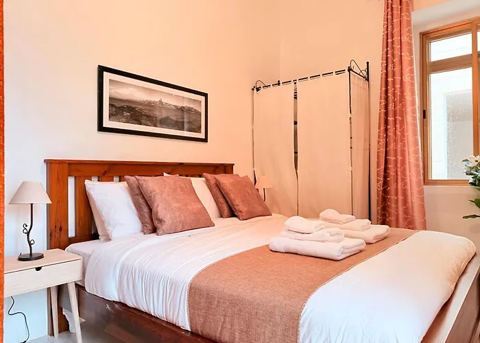 Gardjola House By Holi