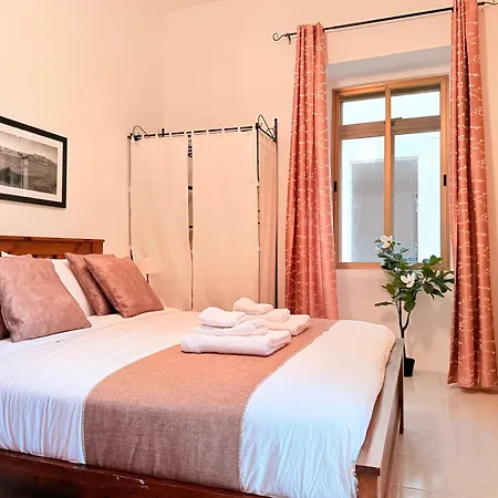 Gardjola House By Holi Guest house *