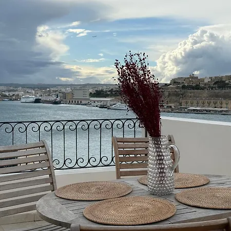 Gardjola House By Holi Guest house Senglea