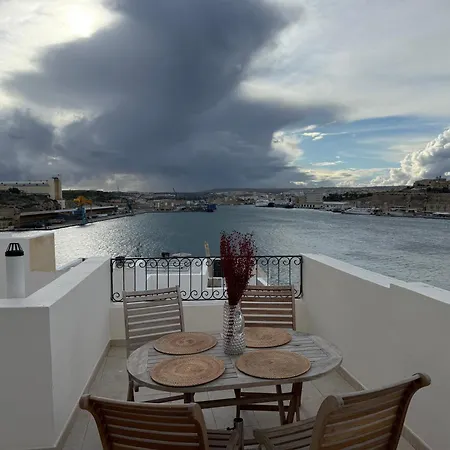 Gardjola House By Holi Guest house Senglea