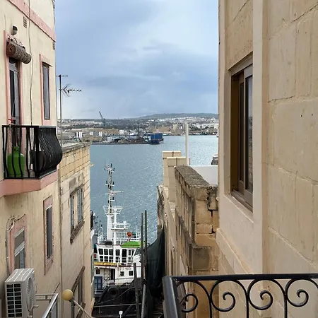 Gardjola House By Holi * Senglea