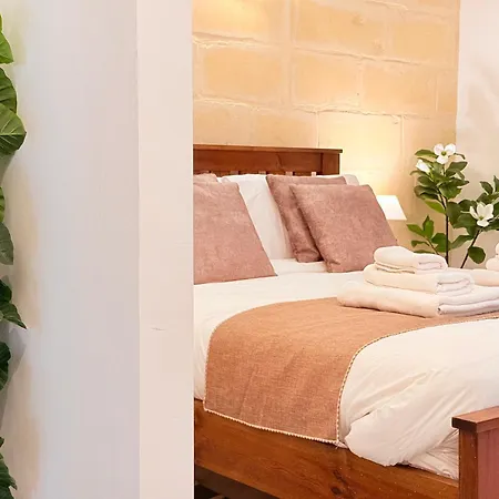 Gardjola House By Holi