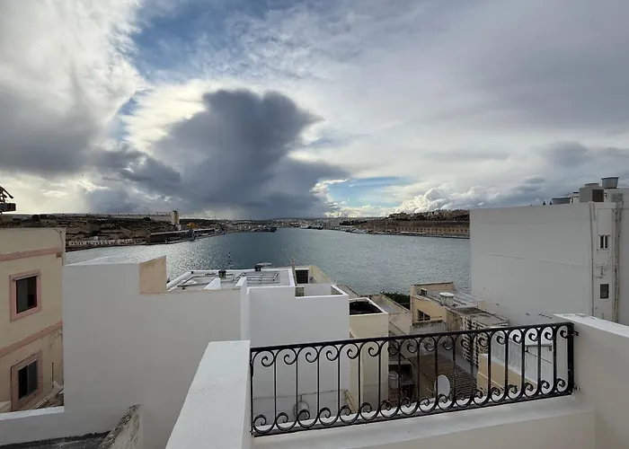 Konukevi Gardjola House By Holi Senglea