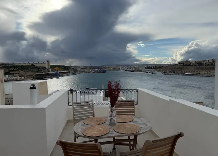 Gardjola House By Holi Konukevi Senglea